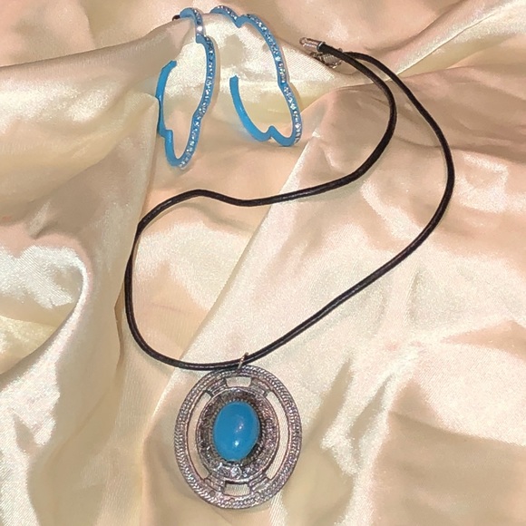 🆕Blue & silver pendant leather & bling hoops NWT - Picture 1 of 8